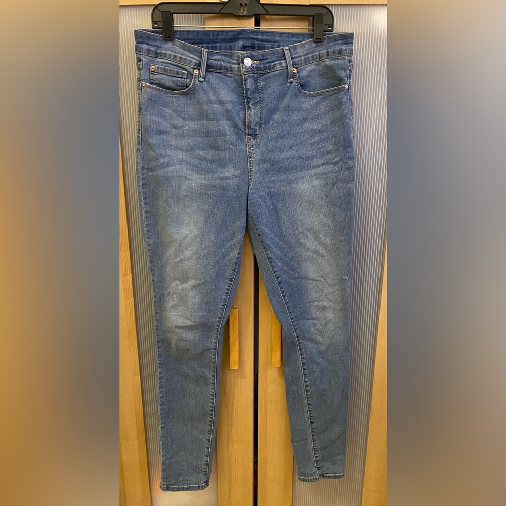Levi’s blue skinny jeans Size 32